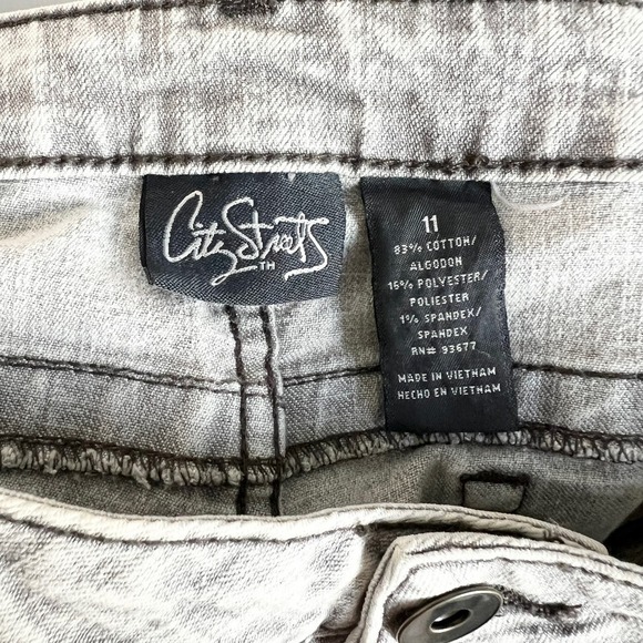 New City Streets Jeans Juniors Size 11 Low Rise Skinny Leg Gray Acid Wash Casual - Picture 6 of 7